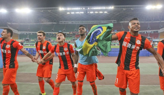  门兴锋线双星默契连线配合打入精彩团队球