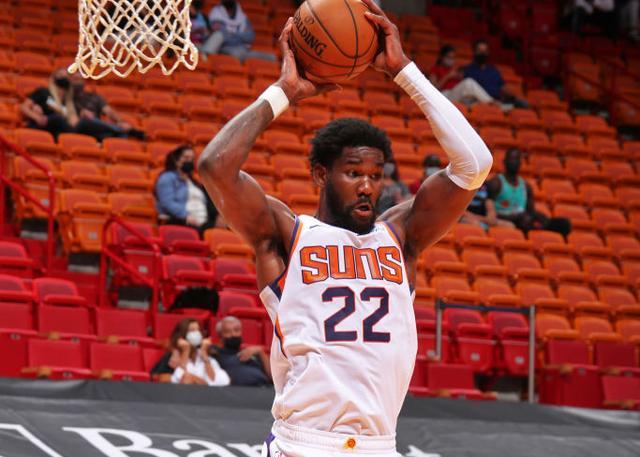  布克狂砍四十分太阳加时战胜爵士